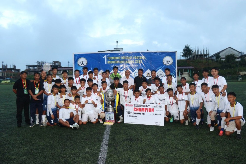Champions Soyem Sangya FC with runners-up TVSF, guest of honour Hongkin Chang, Deputy Commandant, 3rd NAP, Tuensang and TDFA officials. (Morung Photo)
